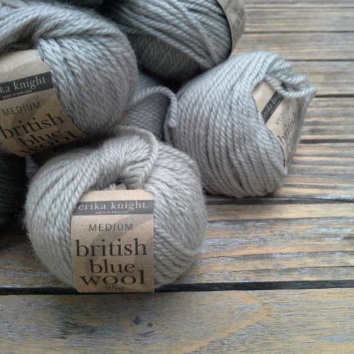 British Blue Wool von Erika Knight Kleine 25 g Knäuel der britisch blue wool von Erika Knight in der Farbe fawn - sand